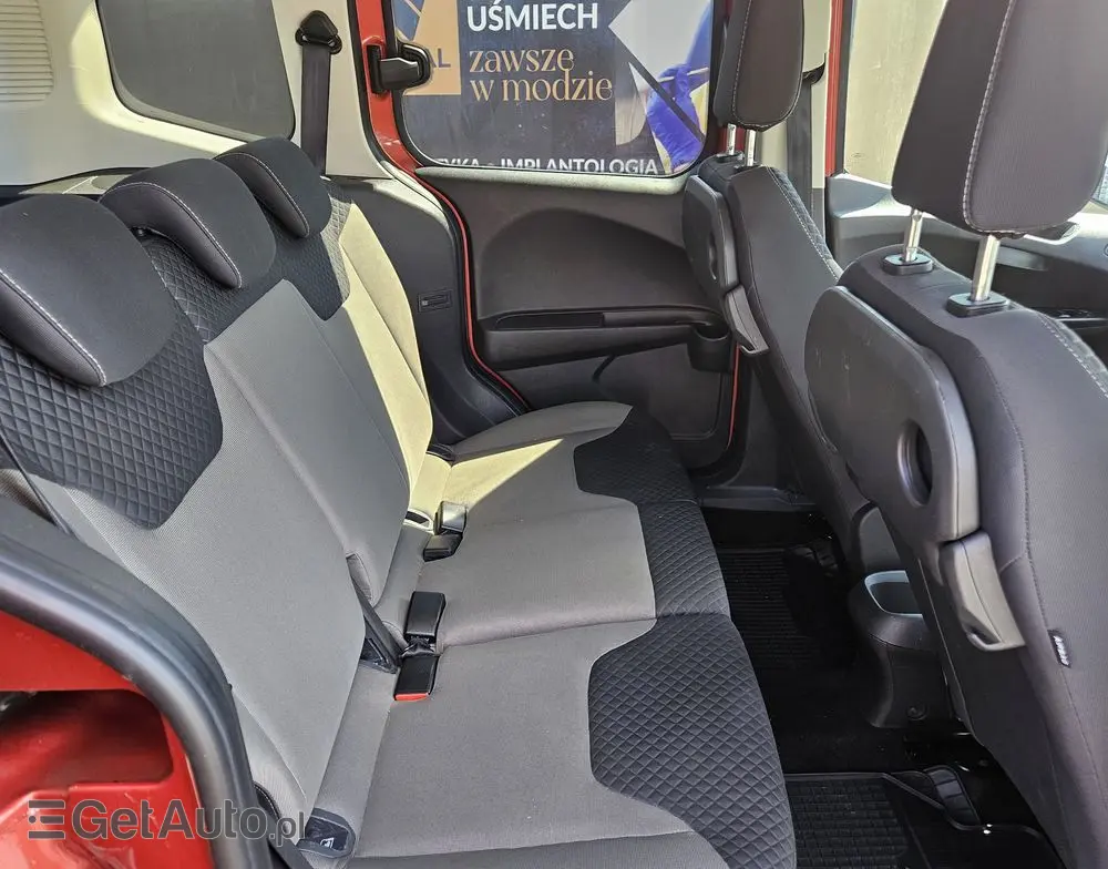FORD Tourneo Courier 1.0 EcoBoost S&S Titanium