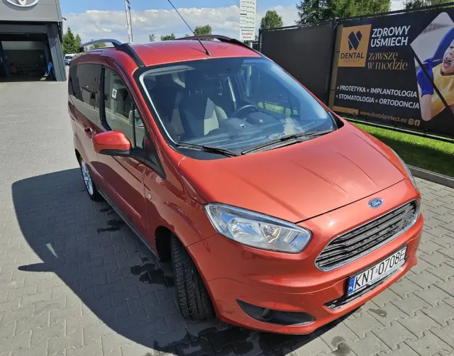 FORD Tourneo Courier 1.0 EcoBoost S&S Titanium