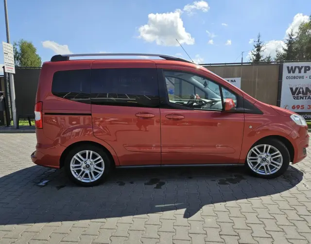 FORD Tourneo Courier 1.0 EcoBoost S&S Titanium