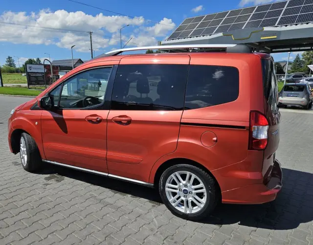 FORD Tourneo Courier 1.0 EcoBoost S&S Titanium