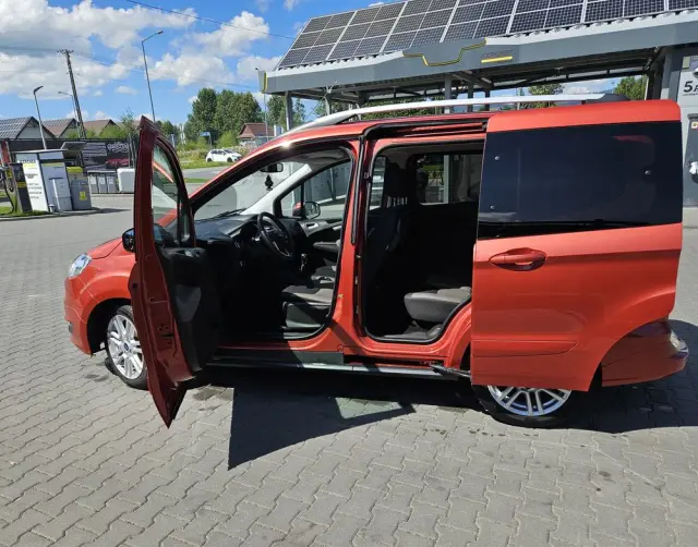 FORD Tourneo Courier 1.0 EcoBoost S&S Titanium