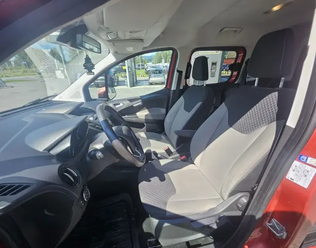 FORD Tourneo Courier 1.0 EcoBoost S&S Titanium