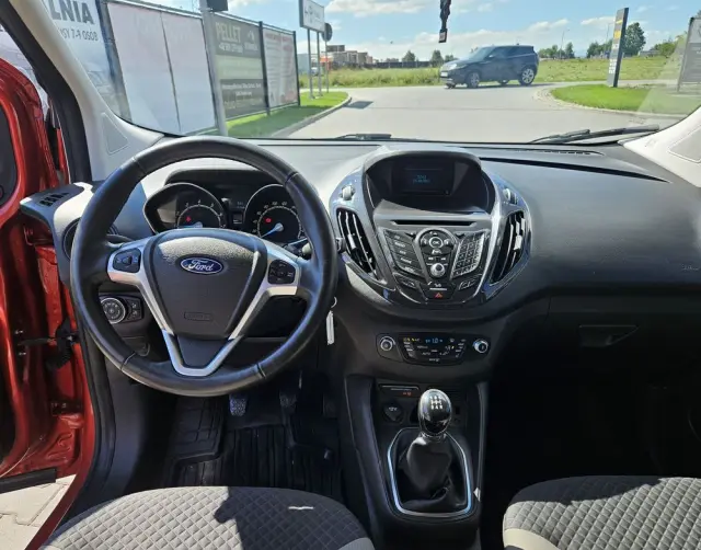 FORD Tourneo Courier 1.0 EcoBoost S&S Titanium