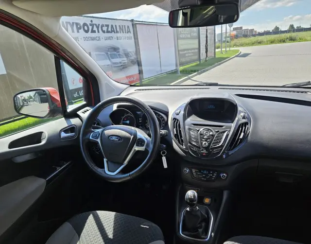 FORD Tourneo Courier 1.0 EcoBoost S&S Titanium