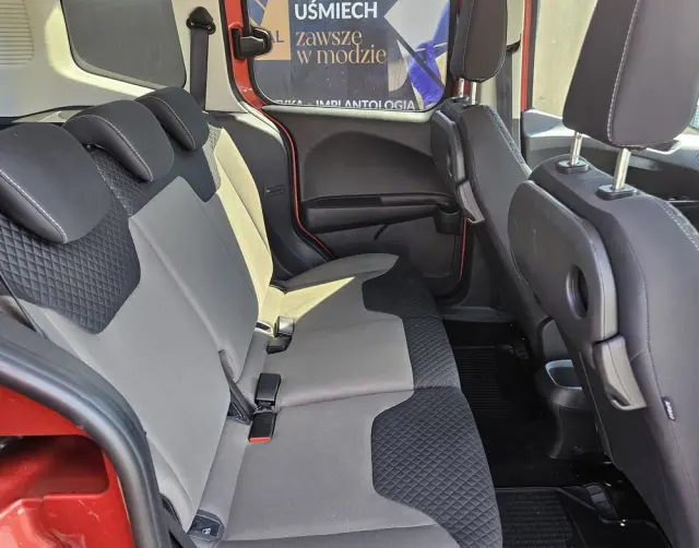 FORD Tourneo Courier 1.0 EcoBoost S&S Titanium