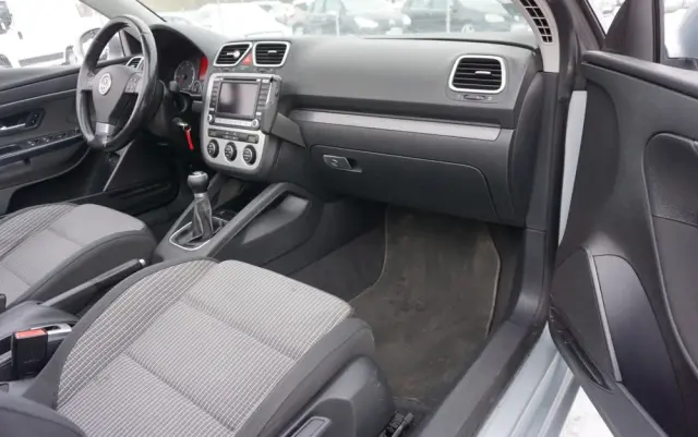 VOLKSWAGEN Eos 2.0 TDI DPF Sport & Style