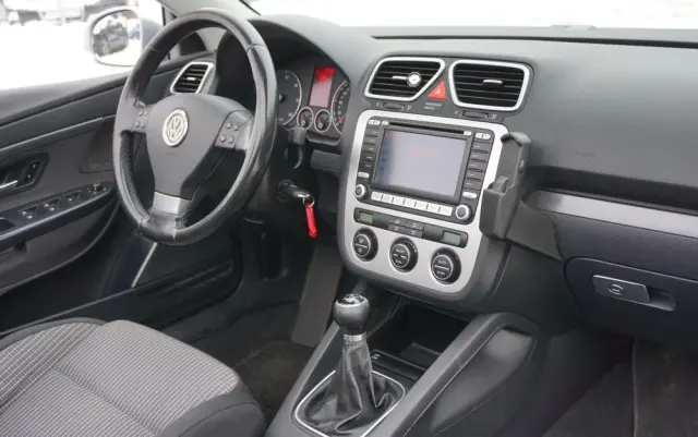 VOLKSWAGEN Eos 2.0 TDI DPF Sport & Style