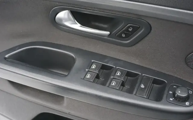 VOLKSWAGEN Eos 2.0 TDI DPF Sport & Style