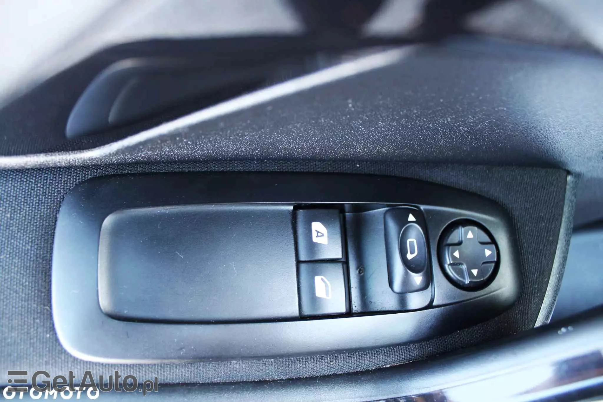 PEUGEOT 208 1.6 BlueHDi Active