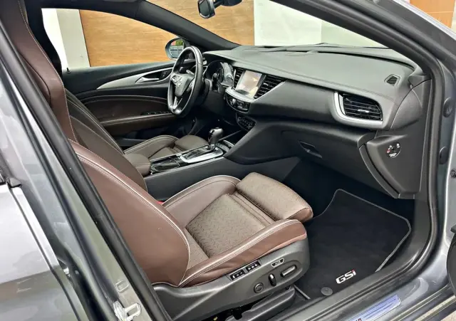 OPEL Insignia 2.0 T 4x4 GSi S&S