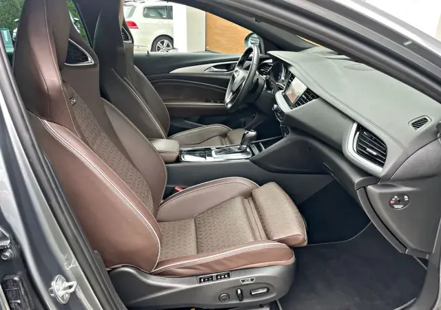 OPEL Insignia 2.0 T 4x4 GSi S&S