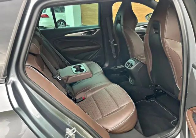 OPEL Insignia 2.0 T 4x4 GSi S&S