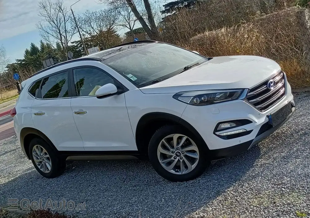 HYUNDAI Tucson 