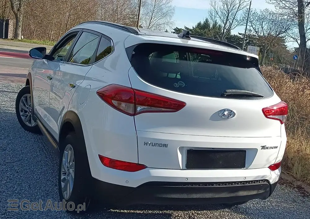 HYUNDAI Tucson 
