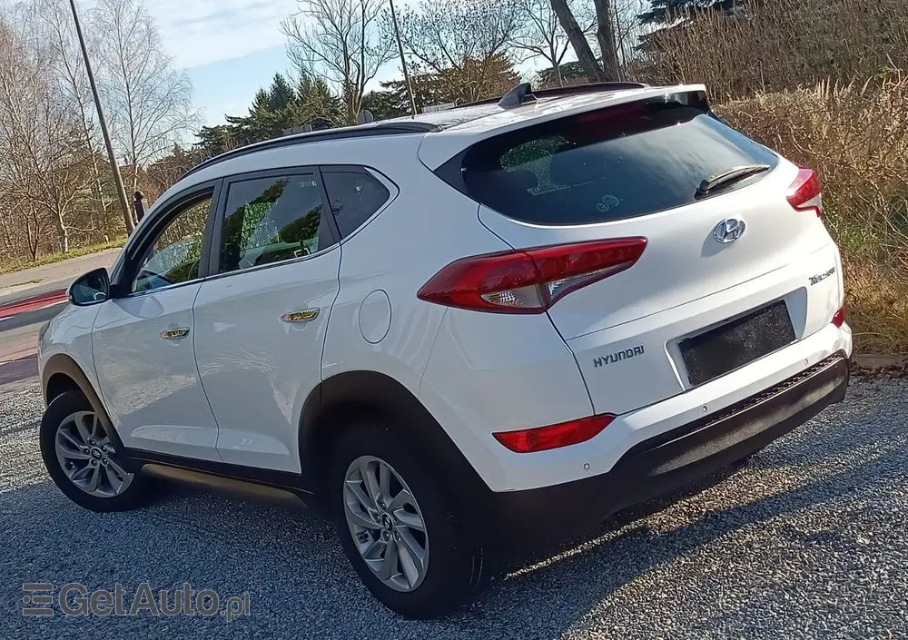 HYUNDAI Tucson 