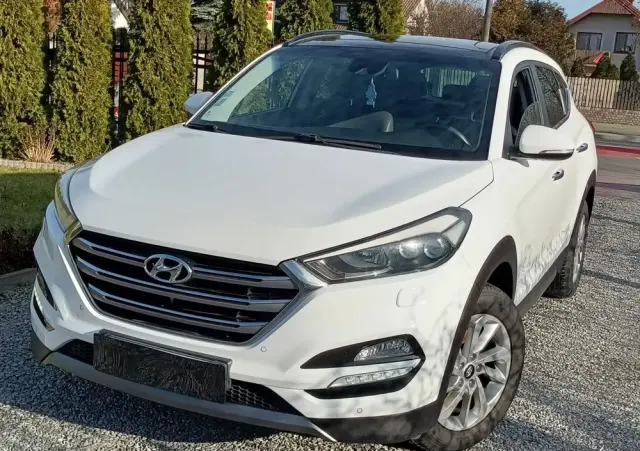 HYUNDAI Tucson 