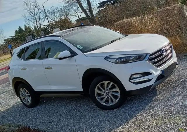 HYUNDAI Tucson 