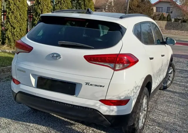 HYUNDAI Tucson 