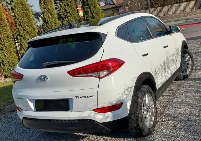 HYUNDAI Tucson 