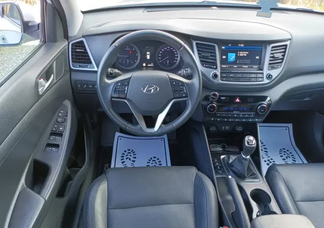 HYUNDAI Tucson 