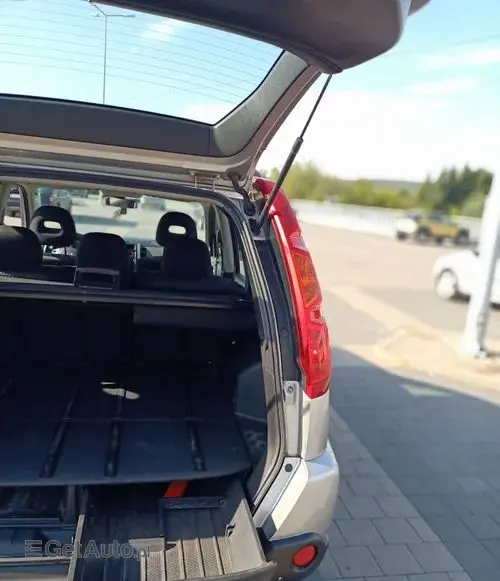 NISSAN X-Trail SE 4WD