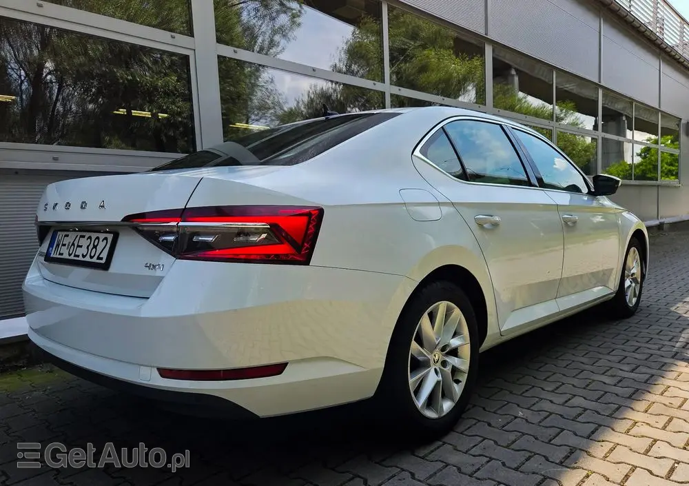 SKODA Superb 2.0 TDI SCR 4x4 Style DSG