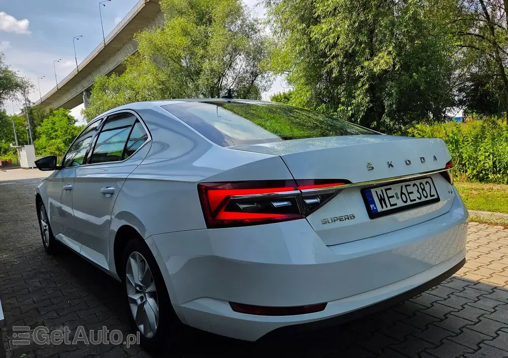 SKODA Superb 2.0 TDI SCR 4x4 Style DSG