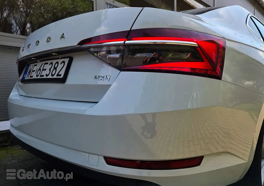 SKODA Superb 2.0 TDI SCR 4x4 Style DSG