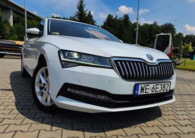 SKODA Superb 2.0 TDI SCR 4x4 Style DSG