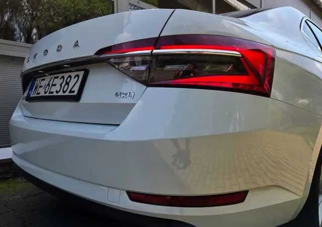 SKODA Superb 2.0 TDI SCR 4x4 Style DSG