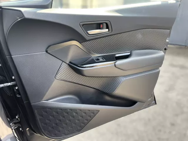 TOYOTA C-HR Style CVT