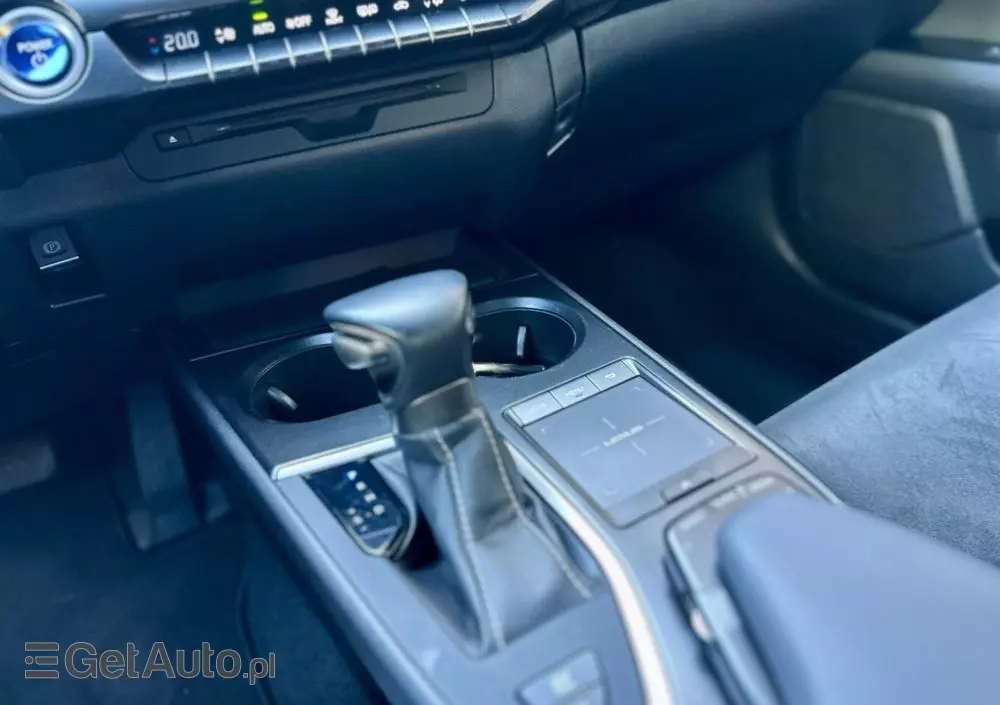 LEXUS UX 250h Business Edition