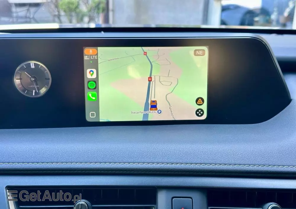 LEXUS UX 250h Business Edition