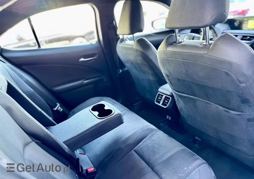 LEXUS UX 250h Business Edition