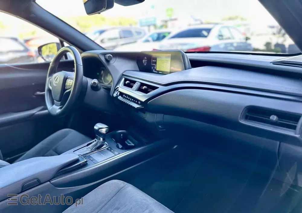 LEXUS UX 250h Business Edition