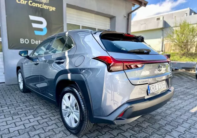 LEXUS UX 250h Business Edition