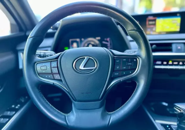 LEXUS UX 250h Business Edition