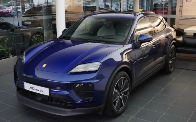 PORSCHE Macan 