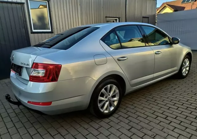 SKODA Octavia 