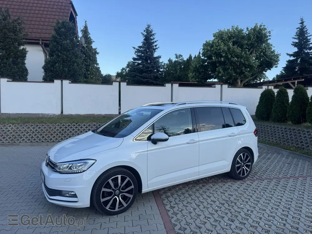 VOLKSWAGEN Touran 