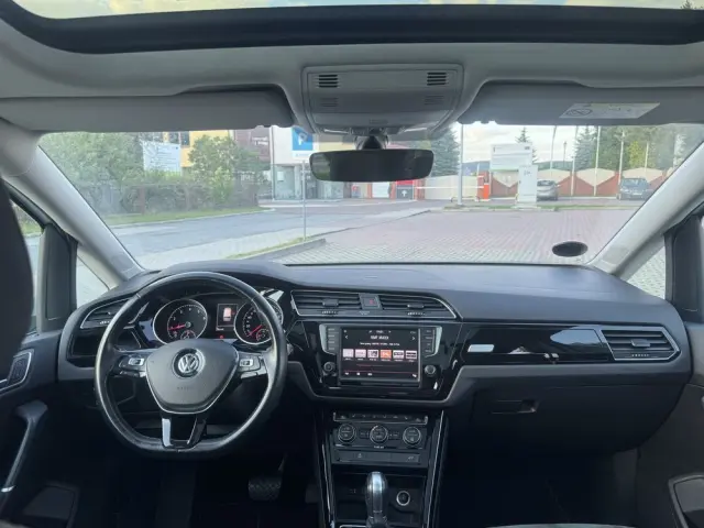 VOLKSWAGEN Touran 