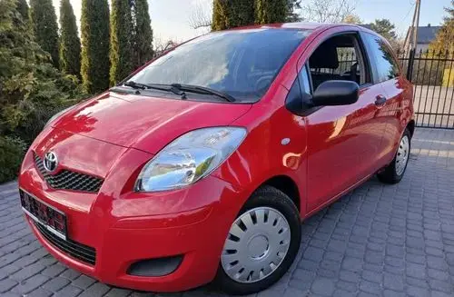 TOYOTA Yaris 