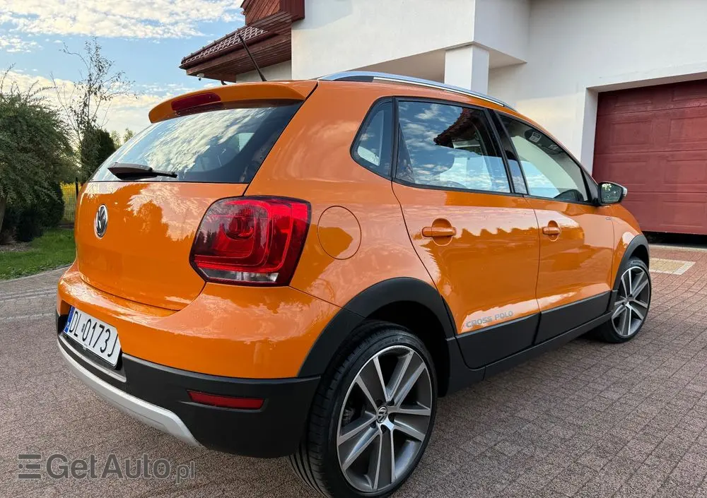 VOLKSWAGEN Polo Cross 