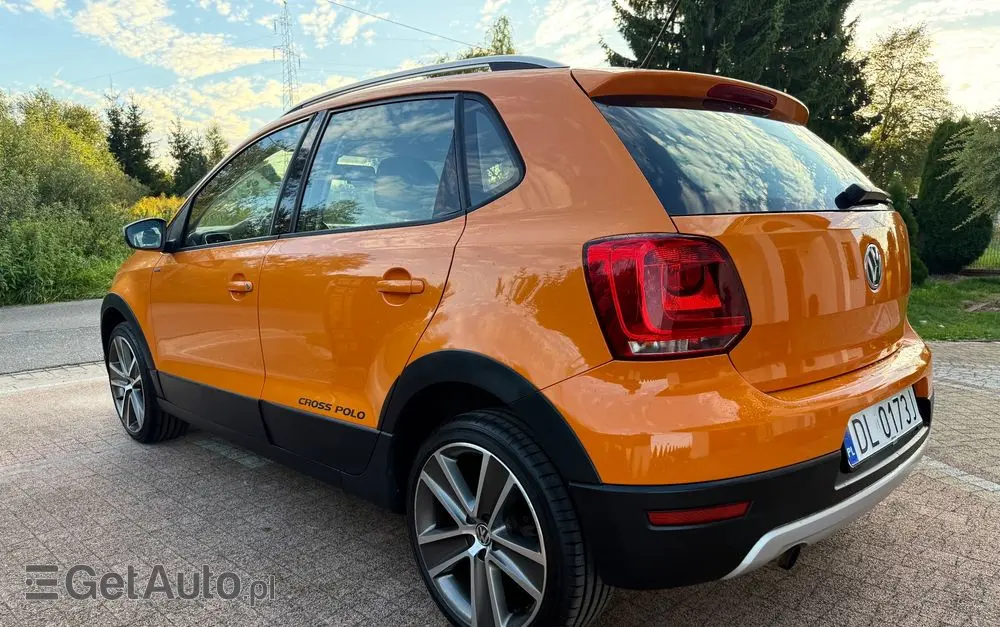 VOLKSWAGEN Polo Cross 