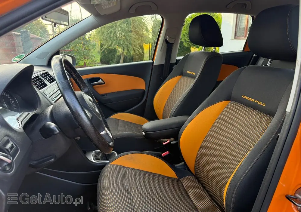 VOLKSWAGEN Polo Cross 