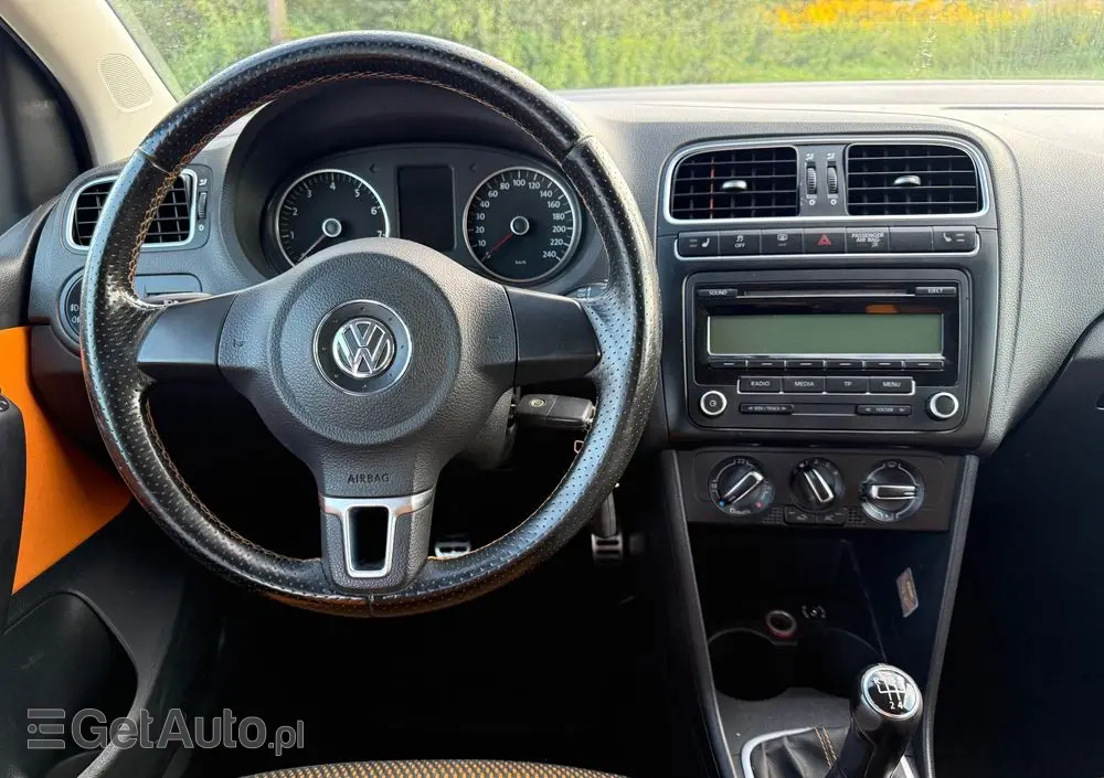 VOLKSWAGEN Polo Cross 