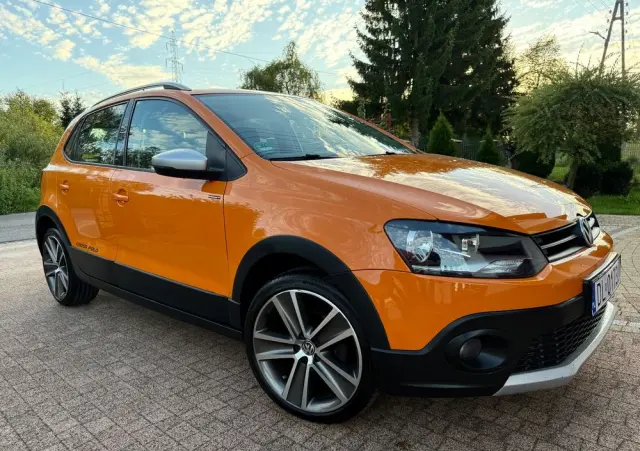 VOLKSWAGEN Polo Cross 