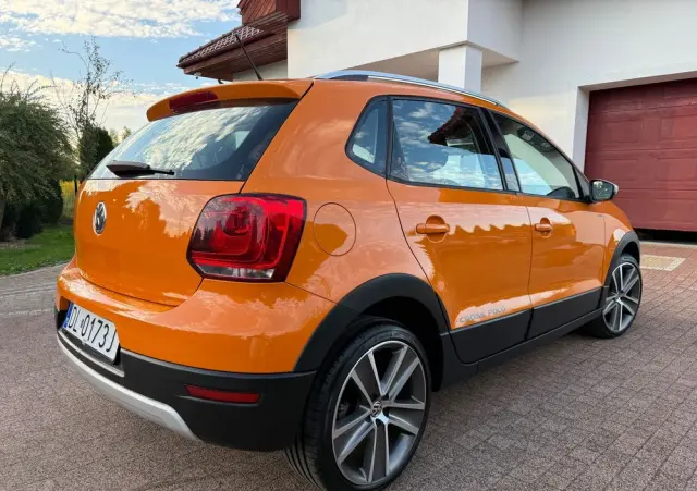 VOLKSWAGEN Polo Cross 