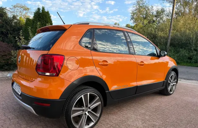 VOLKSWAGEN Polo Cross 