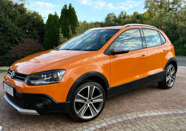 VOLKSWAGEN Polo Cross 